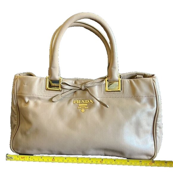 GORGEOUS SOFT LEATHER PRADA 2 WAY BAG - Picture 15 of 16